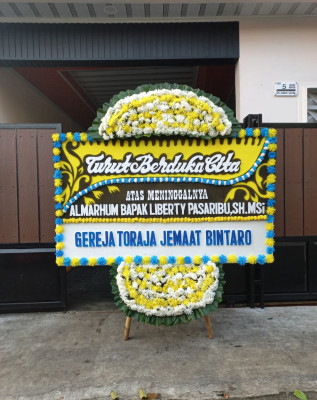 Papan Bunga Duka di Batu Urip Taba